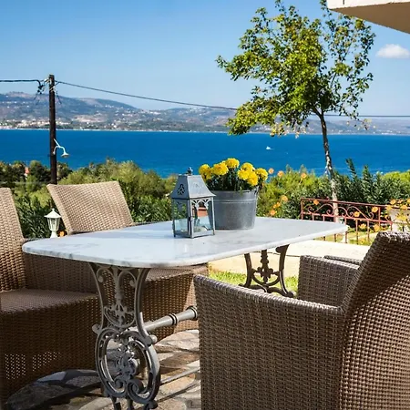 Ξενοδοχείο με διαμερίσματα Panorama Fanari And 4*