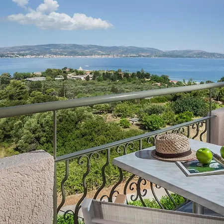 Ξενοδοχείο με διαμερίσματα Panorama Fanari And