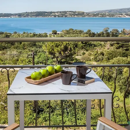 Ξενοδοχείο με διαμερίσματα Panorama Fanari And 3*